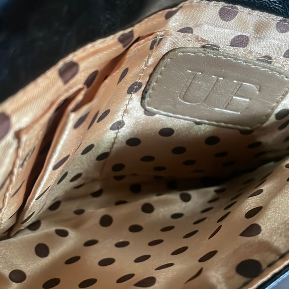 FREE w/ 25$+ Purchase Urban Expressions Beaded Front Long Statement Clutch - Picture 6 of 11